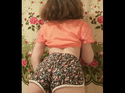 ❤️ Nena jove sexy despullant-se els pantalons curts davant la càmera ❌ Fota a nosaltres ca.pornjimbo.ru ❌❤