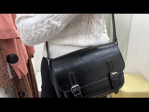 ❤️ Masturbació pública de la jove gossa FeralBerry amb un consolador al provador ❌ Fota a nosaltres ca.pornjimbo.ru ❌❤